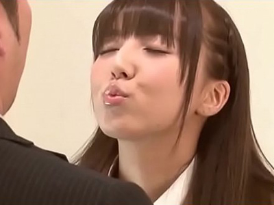 ＪＫ三上悠亜が大好きな先生を誘惑し保健室で青春のおねだりSEX